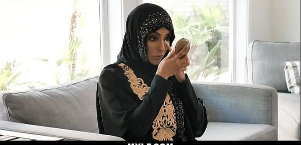  Arab Muslim MILF Fucks Teen Repairman-Kylie Kingston